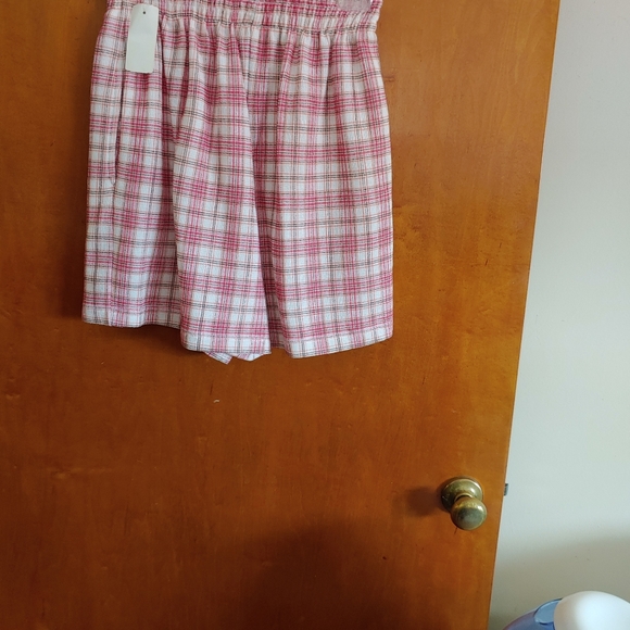 Shorts - Picture 2 of 3